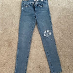 Levi’s 711 Skinny Jeans
